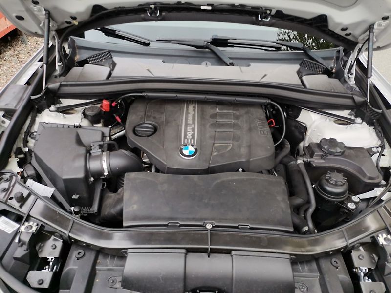 BMW X1 (2013) 118D 105kw xDrive AUT XEN - fotka 19 z 26
