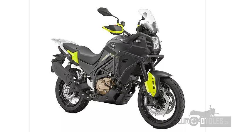 QJ Motor (2026) SVT 650 X kufry zdarma - fotka 3 z 8