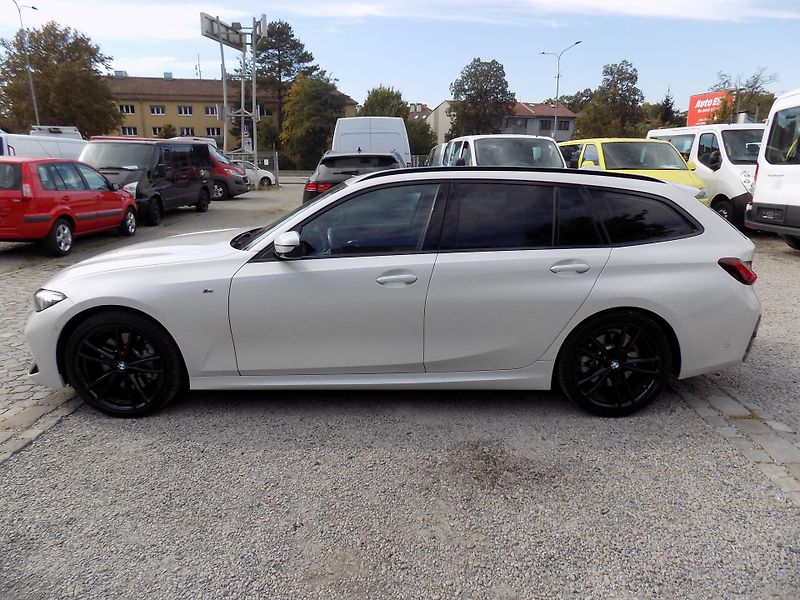 BMW Řada 3 330I 180 KW M SPORT XDRIVE - fotka 15 z 39