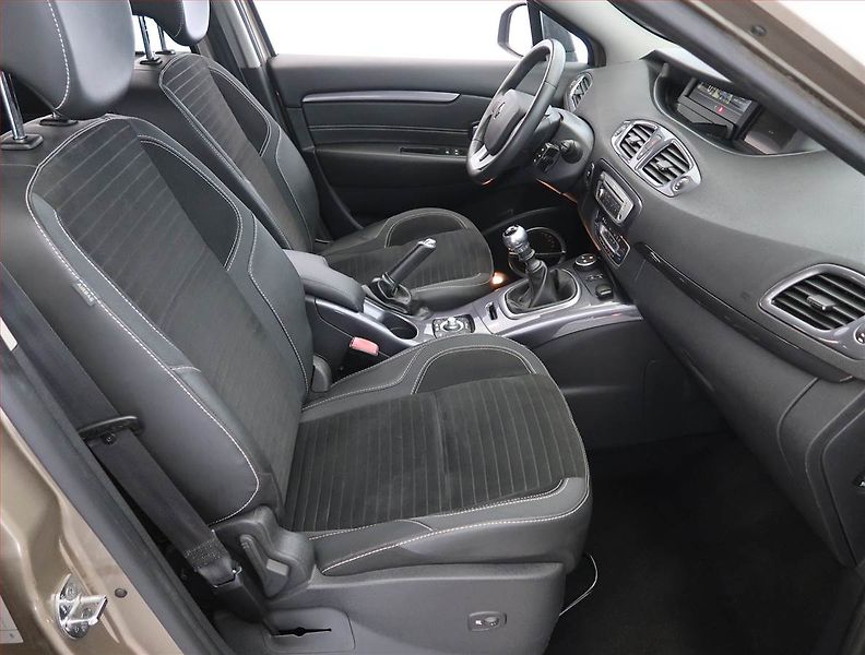 Renault Scénic (2013) BOSE 1.2 TCe, Navi, Tempomat - fotka 9 z 22