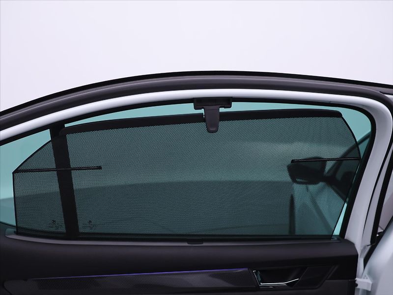 Škoda Superb 1,8 TSI DSG CZ Sportline pano - fotka 25 z 33