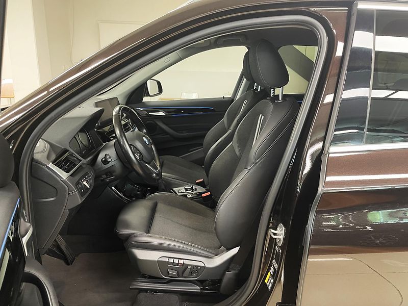 BMW X1 xDrive25e, ČR, 1.MAJ - fotka 10 z 32
