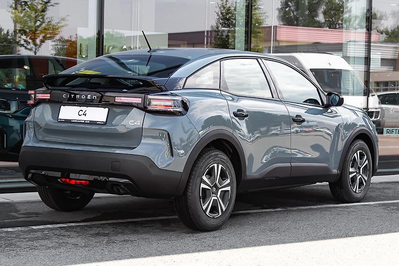 Citroën C4 (2026) 1,2 YOU Hybrid 110k Automat - fotka 5 z 17