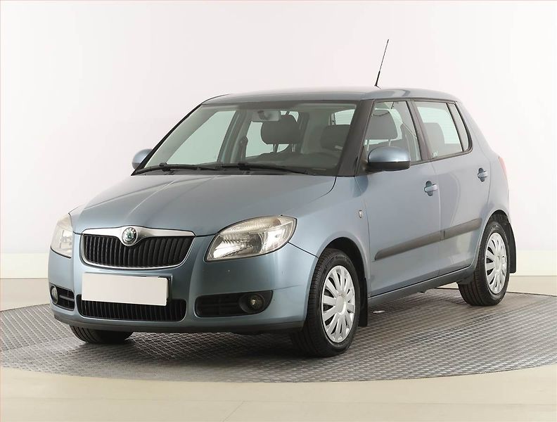 Škoda Fabia (2008) Ambiente 1.2, nová STK - fotka 2 z 15