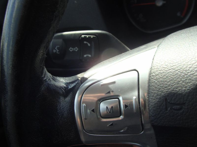 Ford Mondeo 2.0 TDCi, 103 kW, klimatizace - fotka 17 z 31