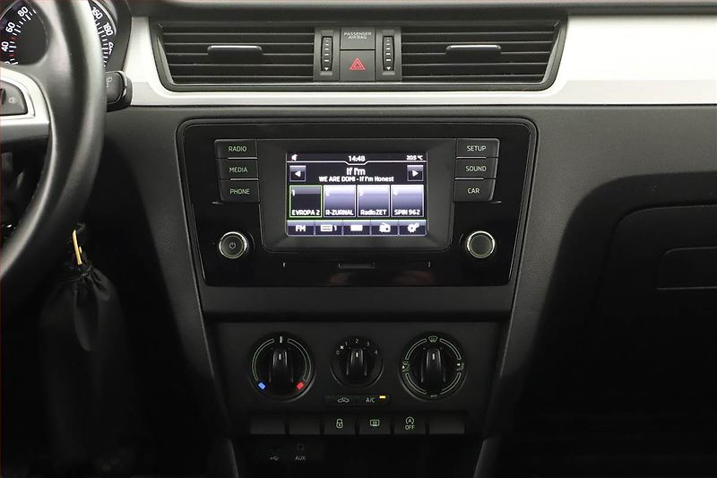 Škoda Rapid (2016) Spaceback 1.2 TSI, Tempomat - fotka 9 z 14