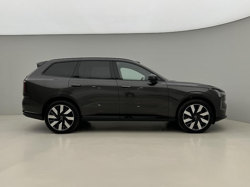 Volvo EX90 AWD TWIN MOTOR RECHARGE 7 MÍST - fotka 8 z 53