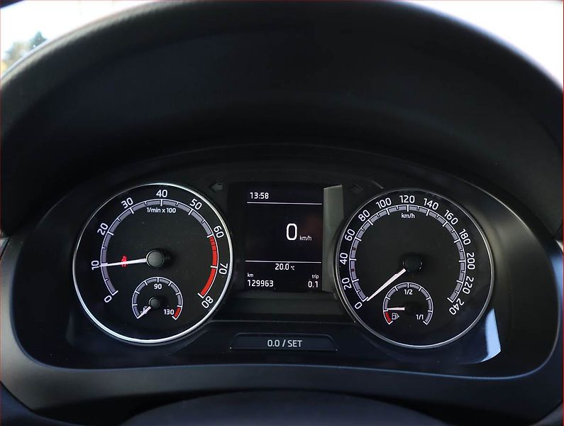 Škoda Rapid (2019) 1.0 TSI, Navi, Tempomat - fotka 11 z 19