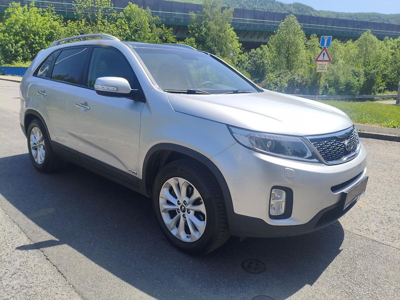 Kia Sorento (2015) 2,0 CRDI Sport 4x4 Záruka - fotka 4 z 35
