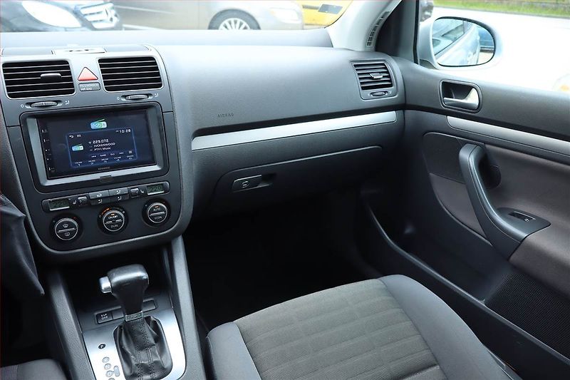 Volkswagen Golf (2007) 2.0 TDI, Automat, Serv.kniha - fotka 8 z 20
