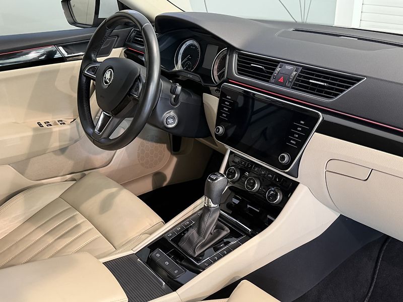 Škoda Superb kombi 2.0TDI 140kW 4x4 L&K - fotka 9 z 28