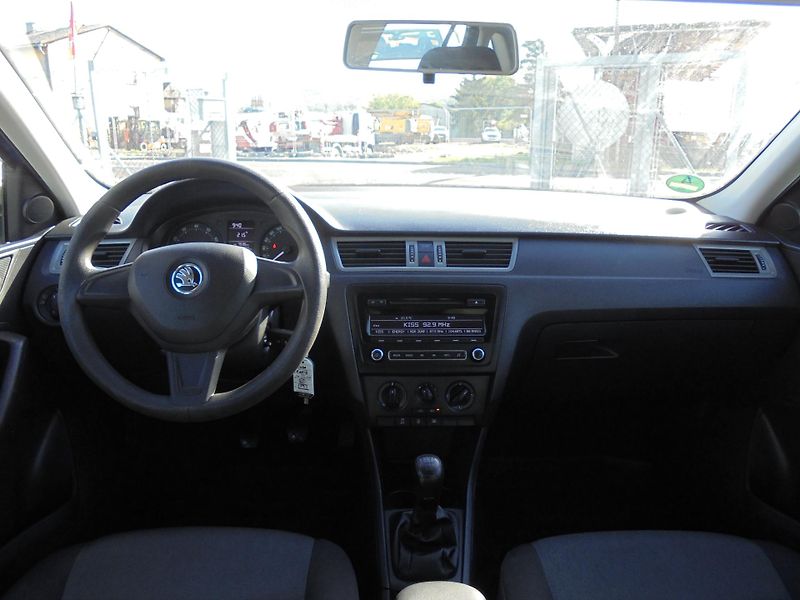 Škoda Rapid (2014) 1.2 TSI- KLIMA- ALU- SERVISKA - fotka 9 z 11