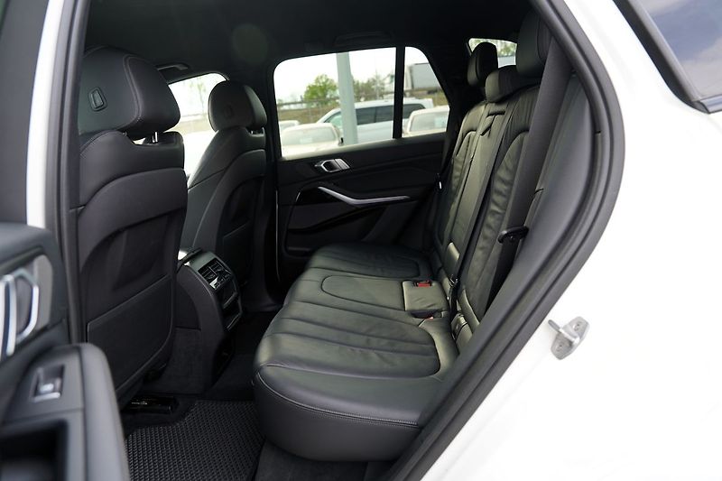 BMW X5 30d xDrive, Mpaket/21/Led - fotka 33 z 42