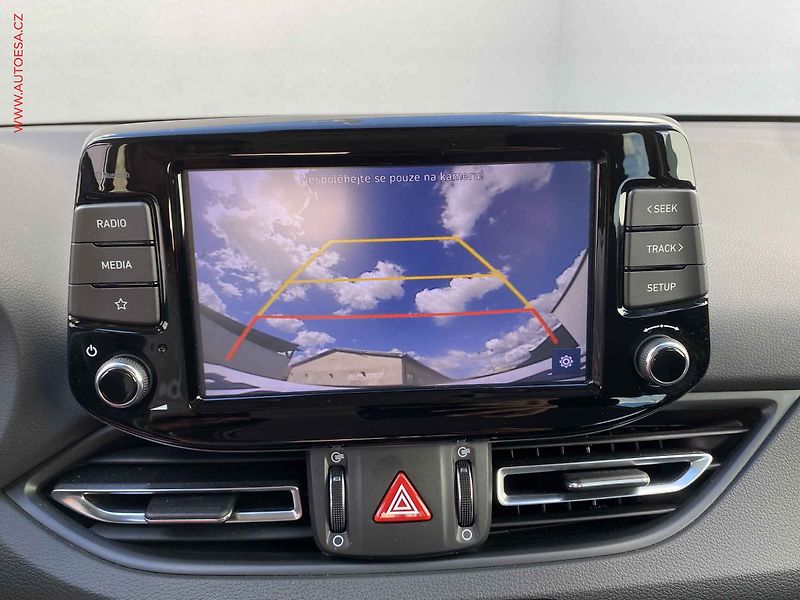 Hyundai i30 (2023) 1.0 T-GDi, 2.maj,ČR, Smart - fotka 18 z 19