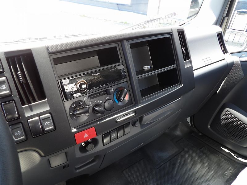 Isuzu M27 (2026) 3,0L, hákový nosič kontejnerů - fotka 14 z 23