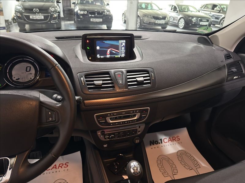 Renault Mégane 1,2   TCe 130 PARIS DELUXE TOP - fotka 14 z 42
