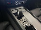 Volvo XC60 B5 AWD DARK PLUS AUT - náhled 27