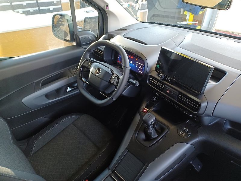 Opel Combo Elegance Plus XL 1,5CDTi MT6 - fotka 28 z 30