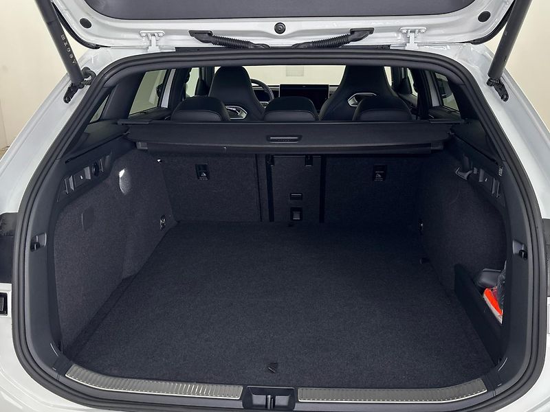 Volkswagen Passat R-Line People - fotka 10 z 31