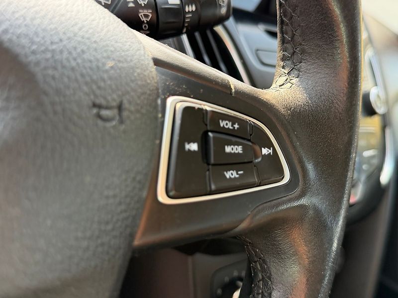 Ford Focus 1.0 EcoBoost *74kw* - fotka 26 z 27