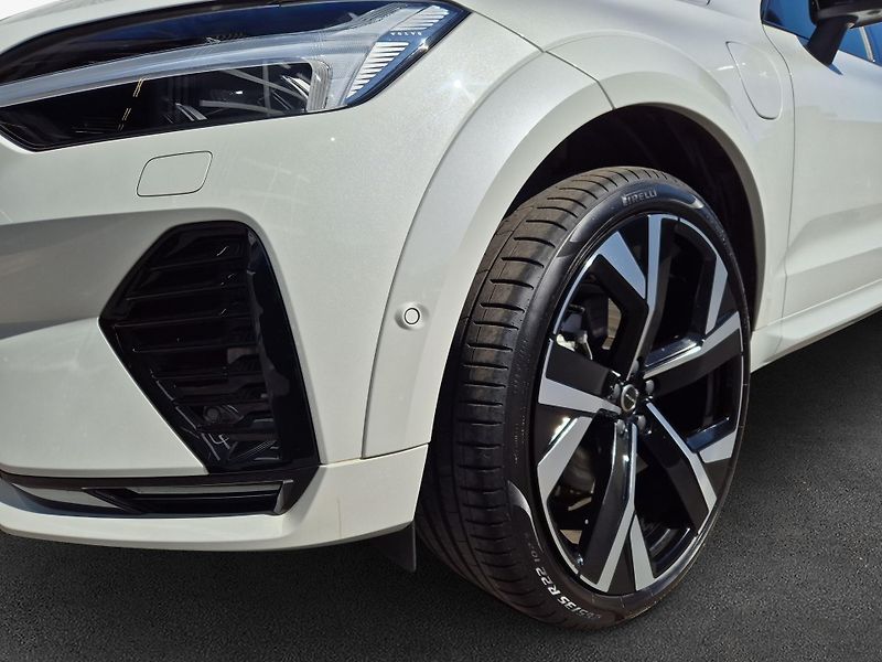 Volvo XC60 T8 ULTRA FACELIFT FULL OPTION - fotka 6 z 15
