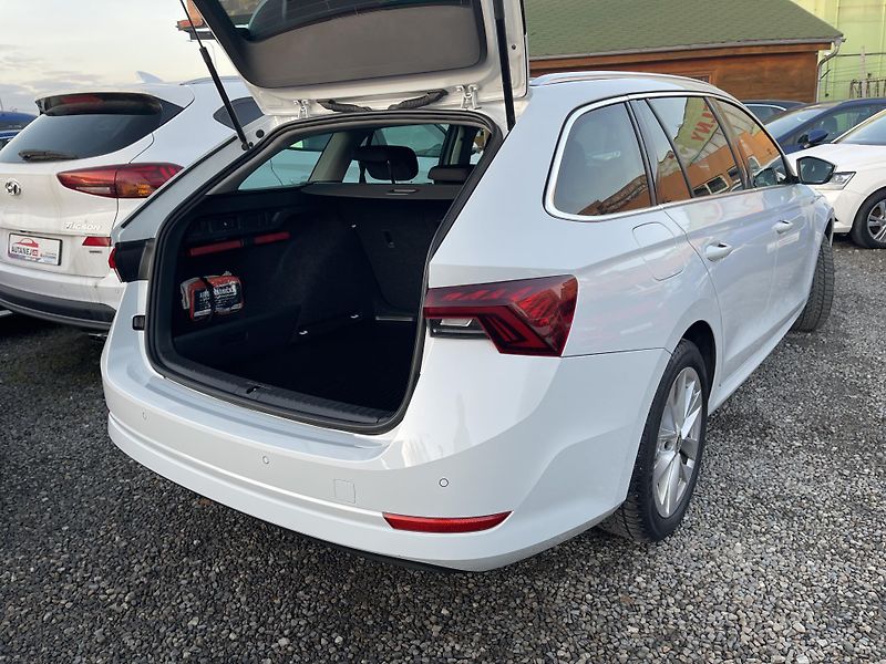 Škoda Octavia 2.0TDi Dsg STYLE 4x4 NEHAV-ČR! - fotka 9 z 46
