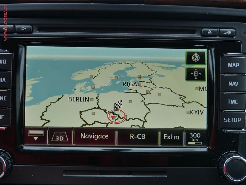 Škoda Superb (2013) 2.0 TDi 4x4, ČR, Elegance - fotka 13 z 22