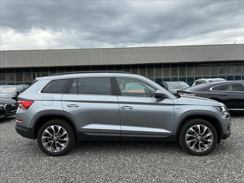 Škoda Kodiaq 2,0 TDI TAŽNÉ KEYLESS KAMERA - fotka 8 z 36