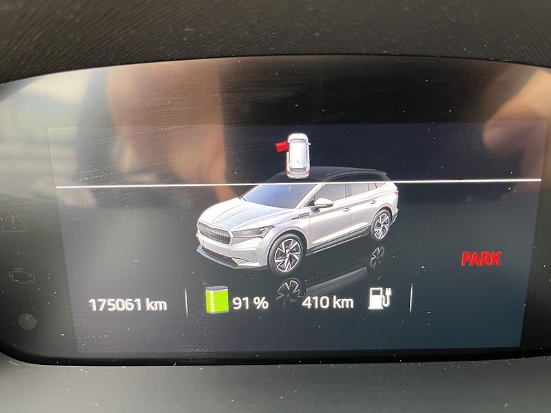 Škoda Enyaq (2022) 95%SoH TEPELKO TAŽNÉ 4xVÝHŘEV - fotka 25 z 45