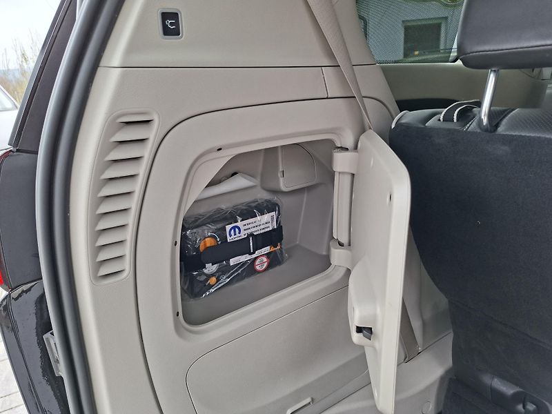 Chrysler Pacifica (2021) 3,6 LIMITED,HYBRYD, REZERVACE  - fotka 20 z 38