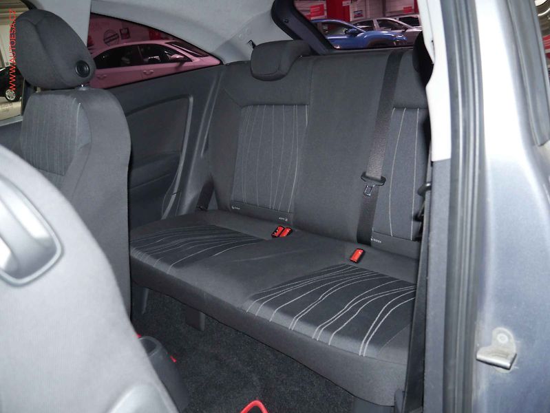Opel Corsa (2009) 1.0i, AC - fotka 10 z 15