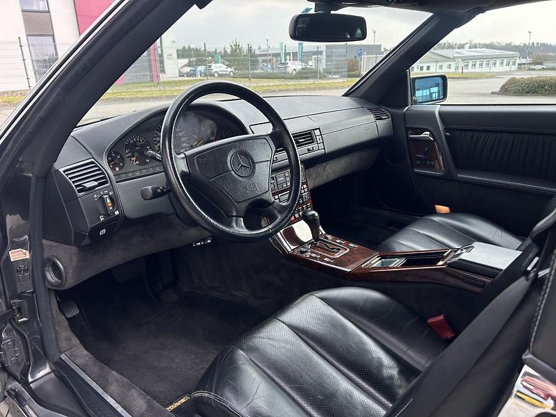 Mercedes-Benz SL 600 V12 - fotka 17 z 19