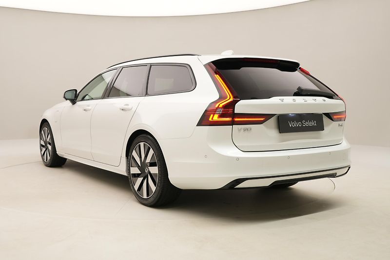 Volvo V90 T6 AWD RECHARGE DARK PLUS - fotka 11 z 60