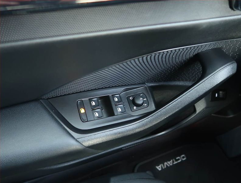 Škoda Octavia (2023) Style 2.0 TDI, Automat - fotka 17 z 17