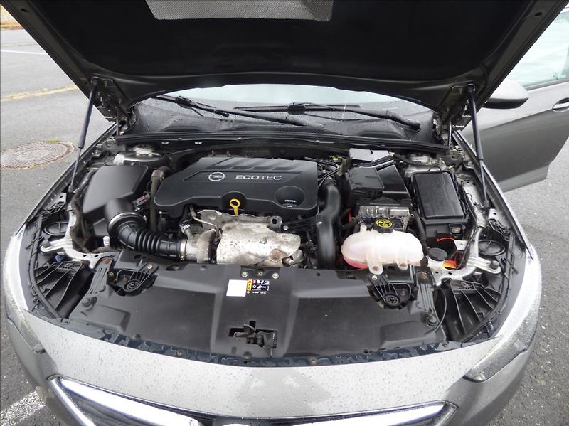 Opel Insignia 2,0 CDTi  Business Edition - fotka 36 z 39