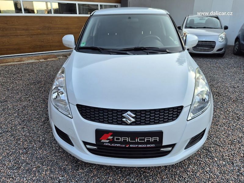 Suzuki Swift (2011) 1.2i 69KW 4x4 klima - fotka 15 z 52