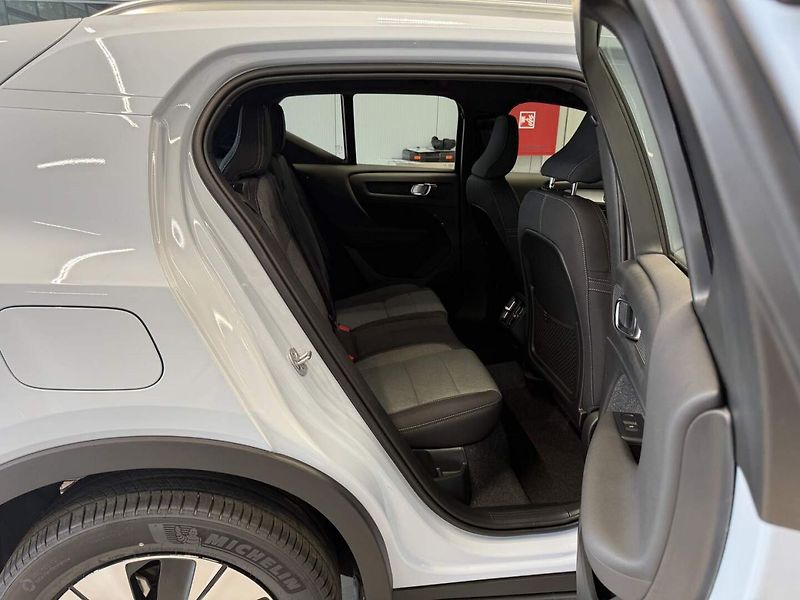 Volvo XC40 (2026) B3 2.0L 163 HP AT7 FWD CORE - fotka 4 z 7