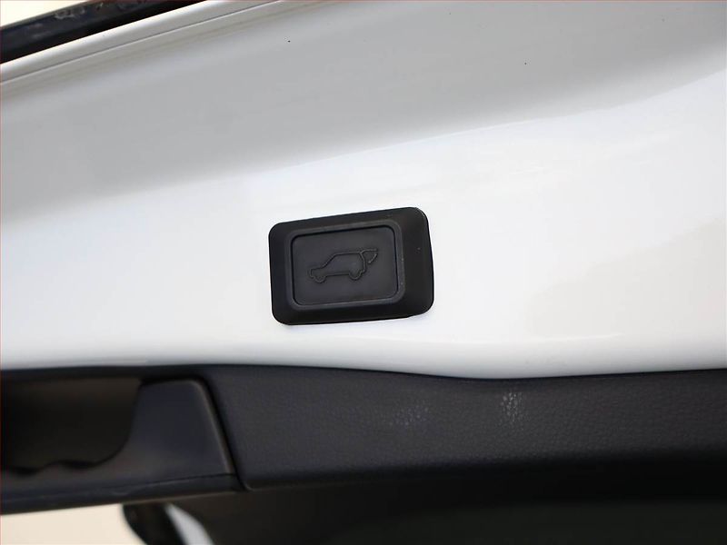 Toyota RAV4 (2022) 2.5 Hybrid - fotka 21 z 21