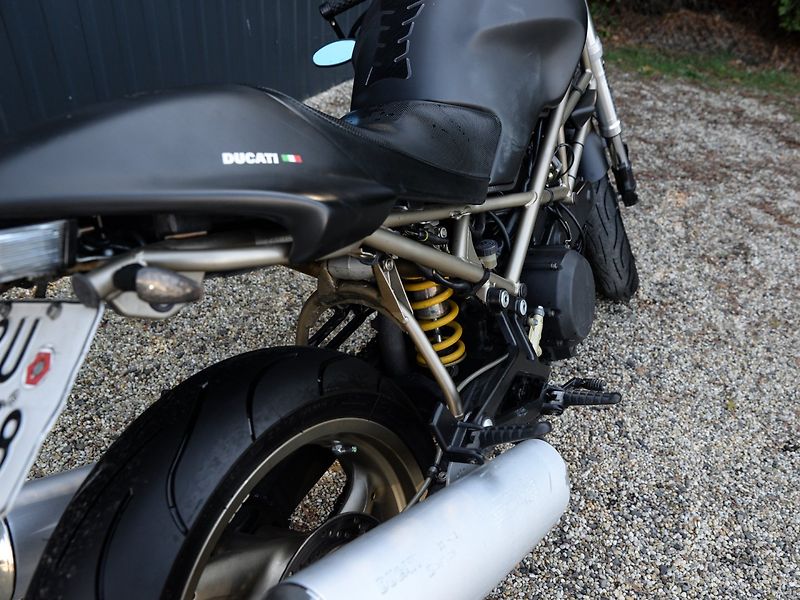 Ducati MONSTER - fotka 4 z 8