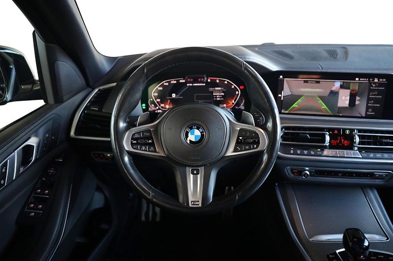 BMW X5 M50d - fotka 25 z 27