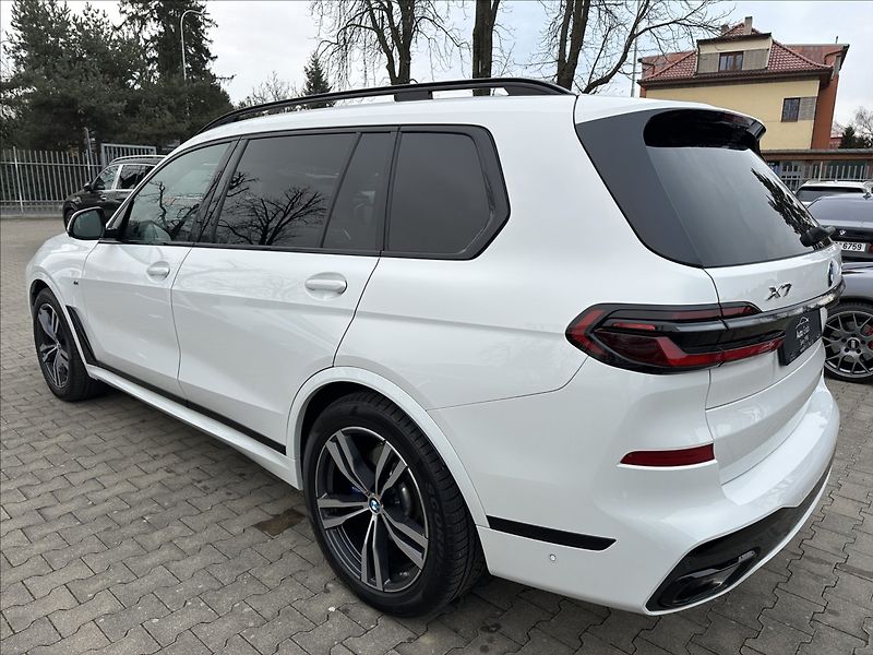 BMW X7 40d Msport Xdrive - fotka 8 z 43