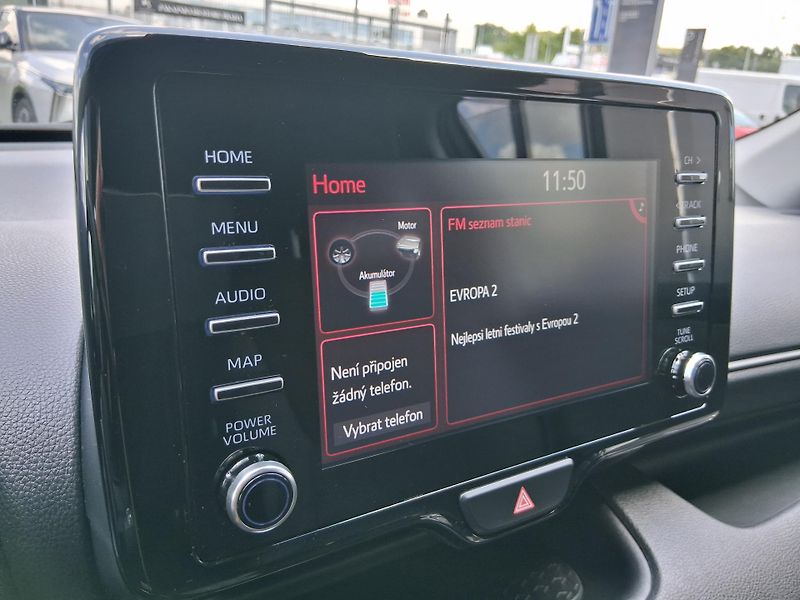 Toyota Yaris COMFORT STYLE 1.5 Hyb. 85 kW - fotka 14 z 27