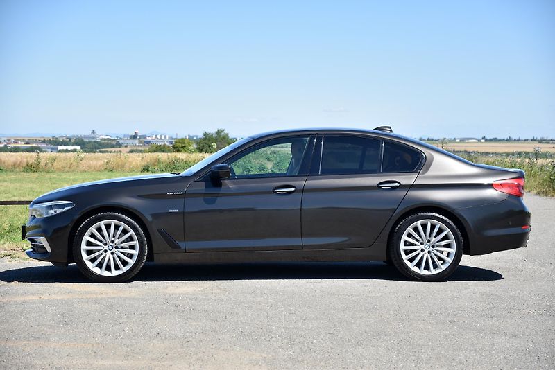 BMW Řada 5 530i xDrive LUXURY LINE,LED,ČR - fotka 2 z 50
