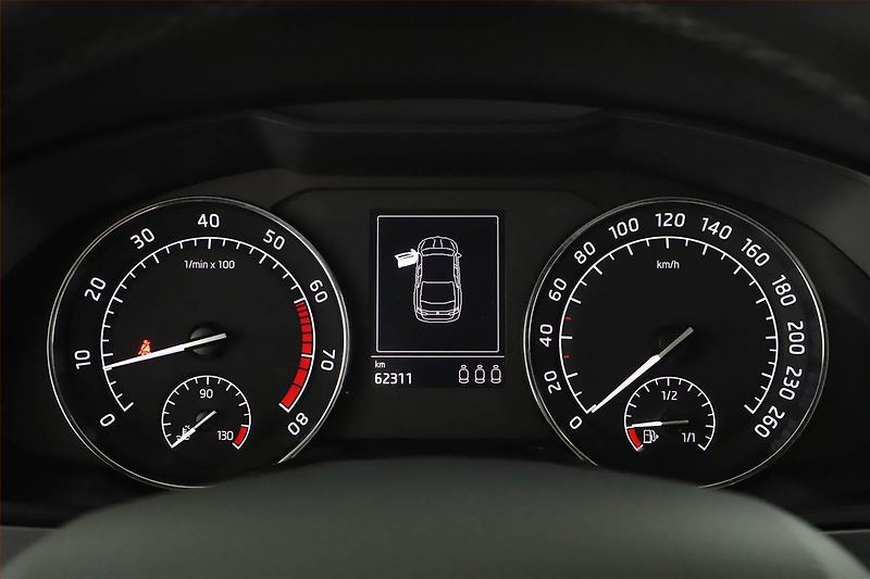 Škoda Superb (2017) 1.8 TSI, Automat, Navi - fotka 9 z 18