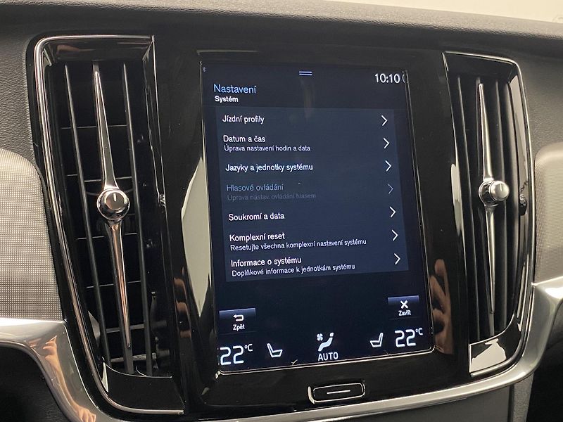 Volvo V90 B4 MOMENTUM AUT CZ - fotka 47 z 48
