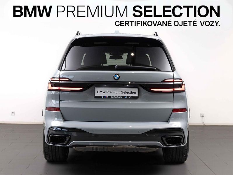 BMW X7 xDrive40i - fotka 4 z 25