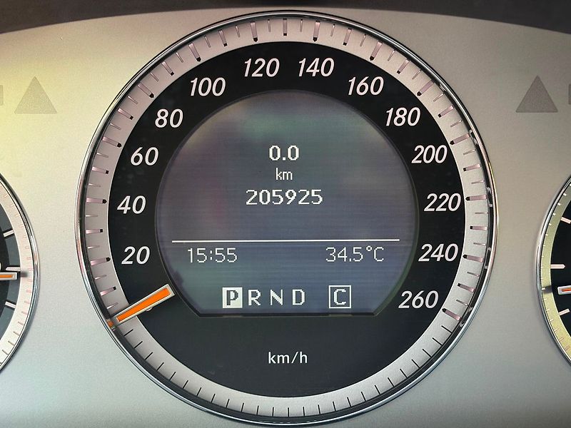 Mercedes-Benz Třídy C 220 CDi Aut. Elegance, ČR, Com - fotka 16 z 22