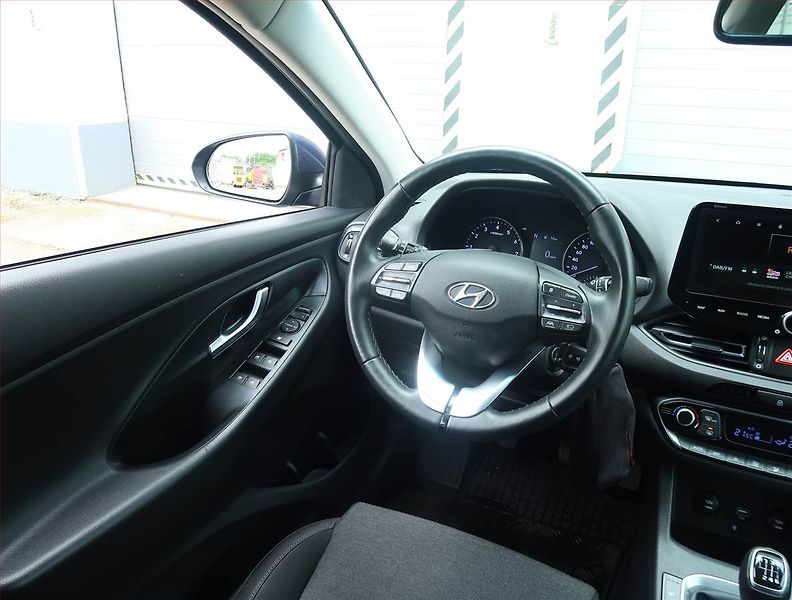Hyundai i30 (2020) Family 1.5 T-GDI MHEV - fotka 7 z 22