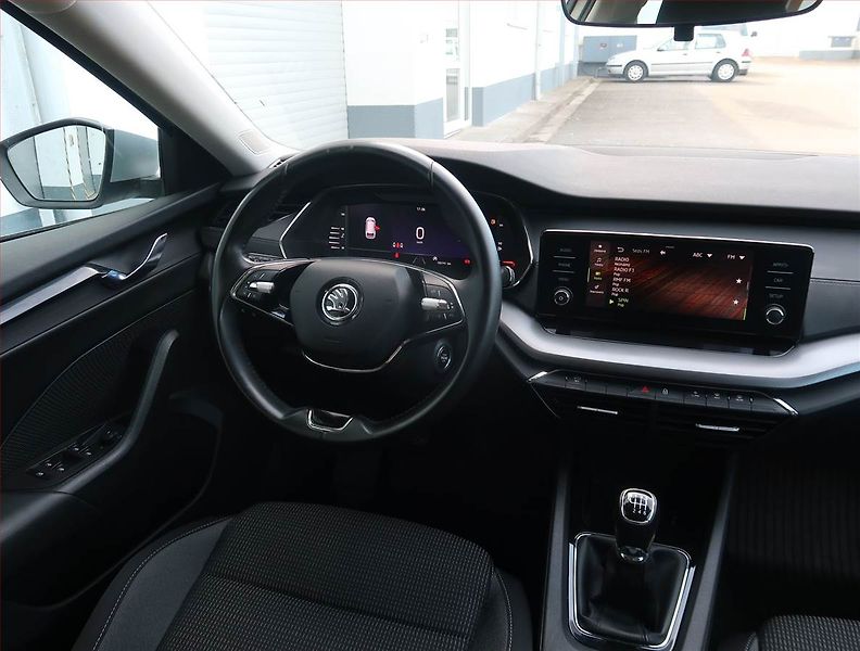 Škoda Octavia (2022) Ambition 2.0 TDI, ČR,1.maj - fotka 7 z 22