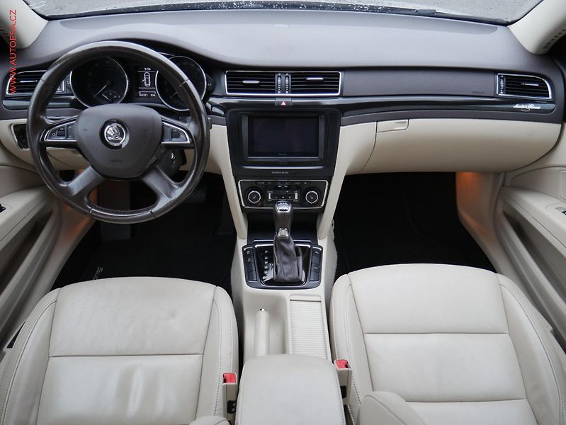 Škoda Superb (2014) 3.6 4X4, L&K, DSG - fotka 8 z 25